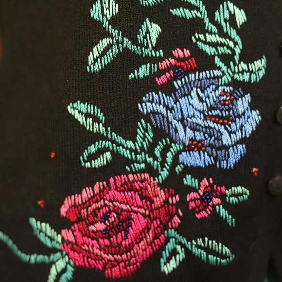 Vintage | Embroidered Flower Vest - Picture 8 of 9